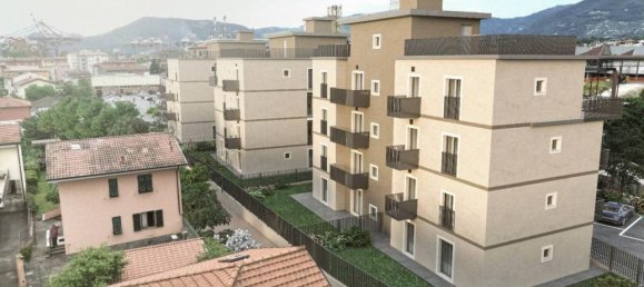 3 rooms Apartment in La Spezia, Italy No. 24616 3