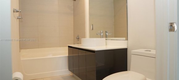 2 Schlafzimmer Gewerbliche Immobilien in Miami, USA, Nr. 615835 11