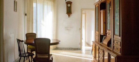 5 rooms Apartment in Viareggio, Italy No. 42902 4