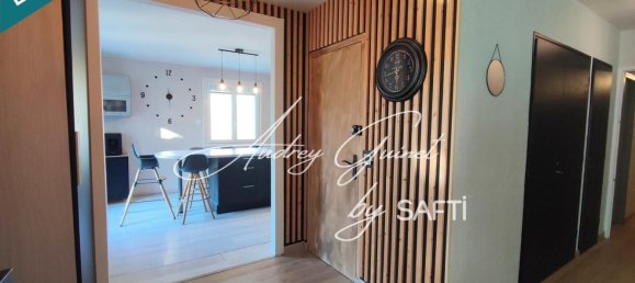 Casa de 5 dormitorios en Charente, France No. 339601 3