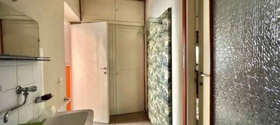 Квартира с 5 комнатами в Ведано Олона, Италия № 137721 20