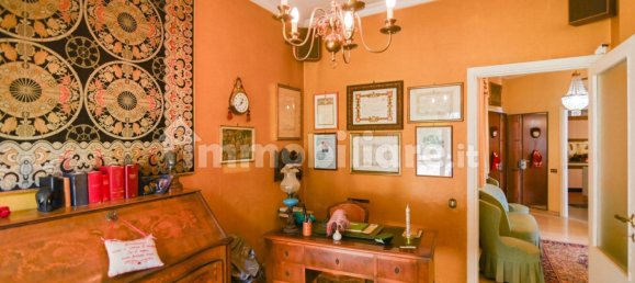 Apartamento de 2 dormitorios en Rome, Italy No. 12657 7