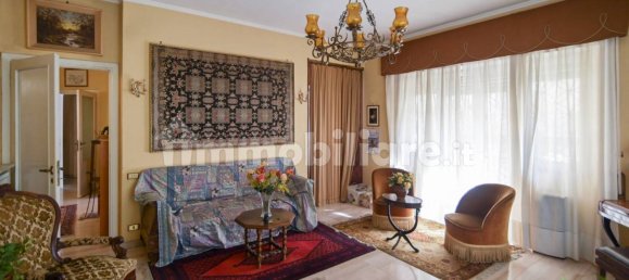 Apartamento de 2 dormitorios en Rome, Italy No. 12657 2