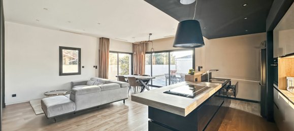 3 bedrooms House in Clonas-sur-Vareze, France No. 204879 3