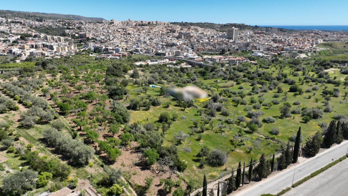 19857m² Land in Noto, Italy No. 229356