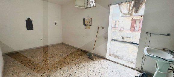 Дом с 2 комнатами в Чериньола, Италия № 21211 2