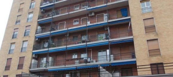 Apartamento de 4 divisões em Limbiate, Italy N.º 183989 3