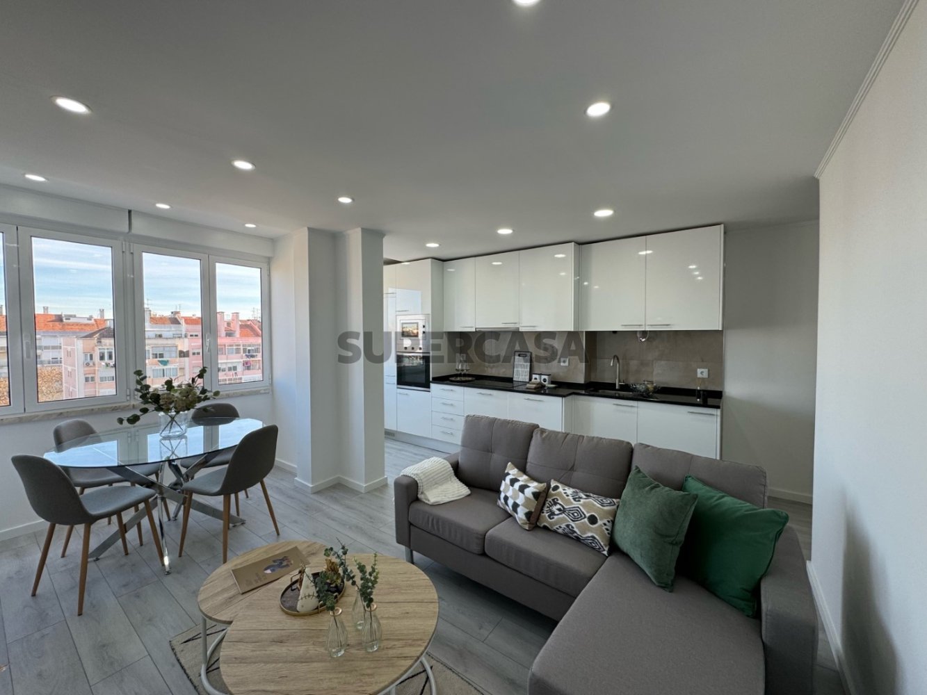 3 bedrooms Apartment in Lisbon, Portugal No. 285488