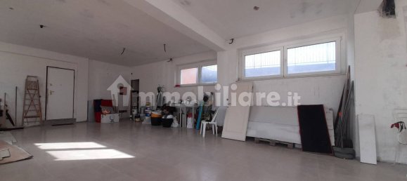 1-Zimmer Gewerbliche Immobilie in L'Aquila, Italy, Nr. 136445 10