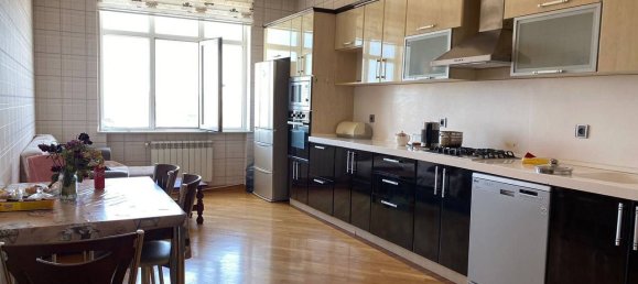 3 bedrooms Apartment in Yasamal, Azerbaijan No. 1469 8