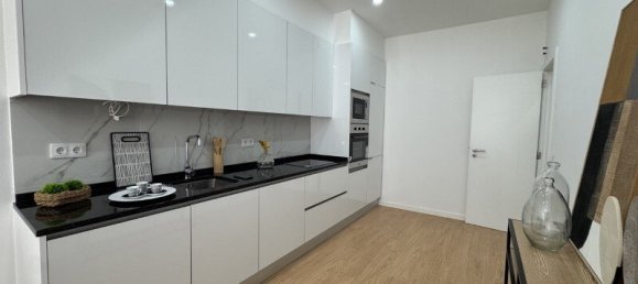 3 bedrooms Apartment in Lisbon, Portugal No. 157806 3