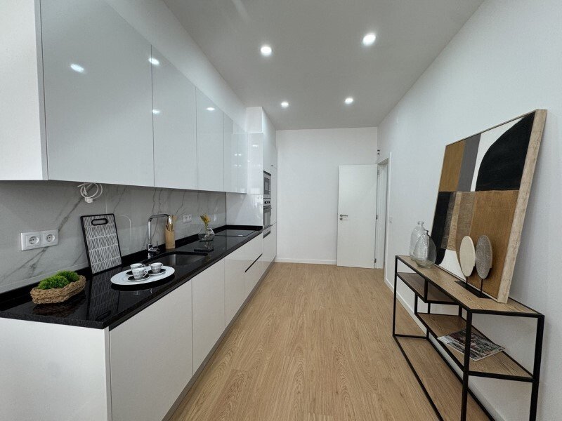 3 bedrooms Apartment in Lisbon, Portugal No. 157806