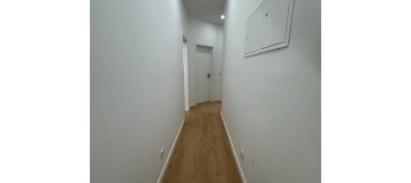 3 bedrooms Apartment in Lisbon, Portugal No. 157806 4