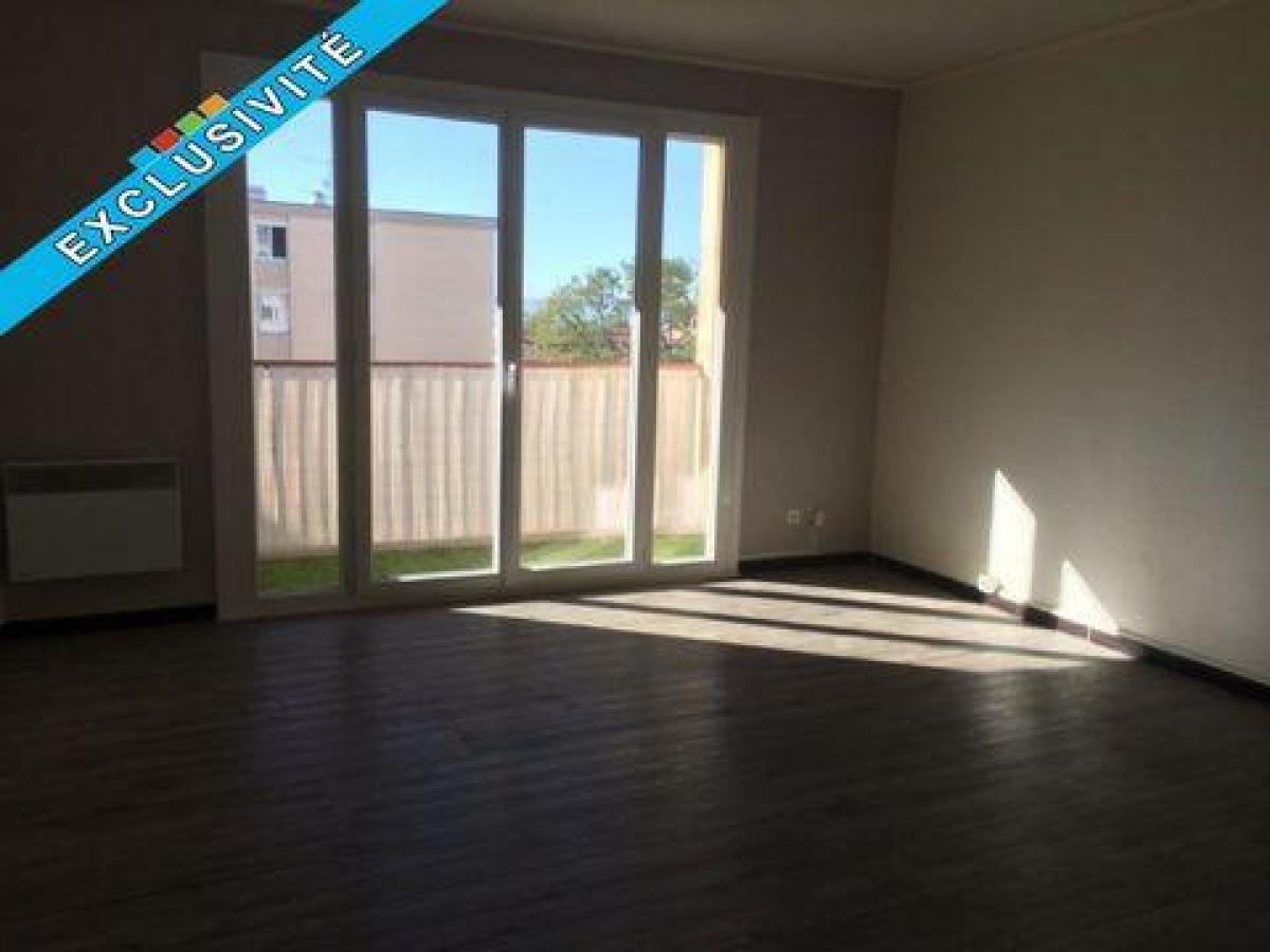 2 bedrooms Condo in Rognac, France No. 16145