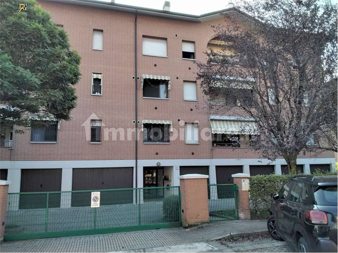 4-salle Appartement à Reggio Emilia, Italy No. 96595