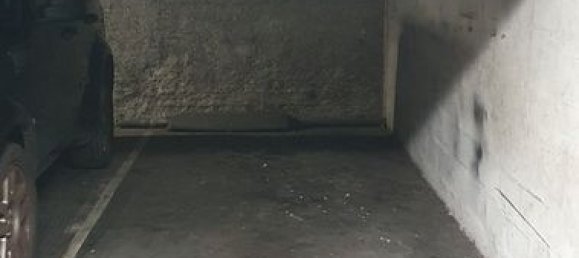 Parkplatz in Paris, France, Nr. 363215 2