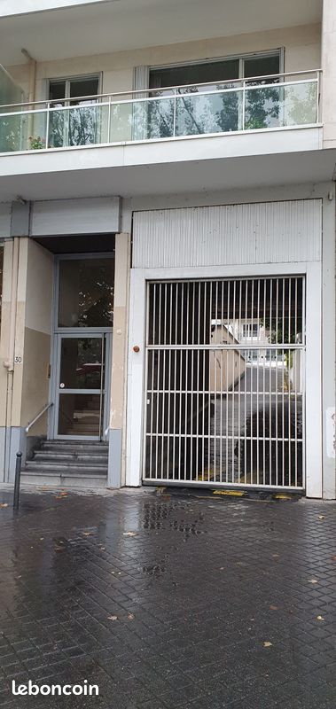 Parkplatz in Paris, France, Nr. 363215