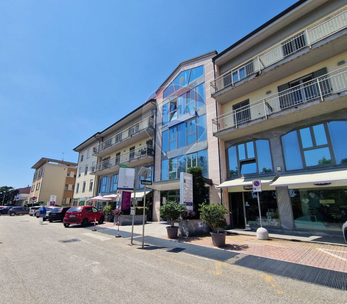 97m² Commercial property in Pavia, Italy No. 56994