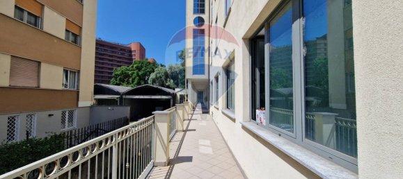 97m² Commercial property in Pavia, Italy No. 56994 3