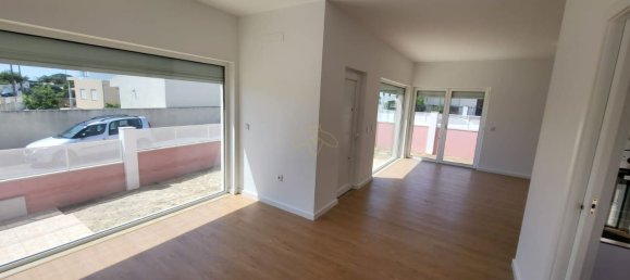 4 bedrooms Villa in Almada, Portugal No. 141919 6