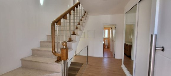 4 bedrooms Villa in Almada, Portugal No. 141919 8