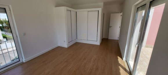 4 bedrooms Villa in Almada, Portugal No. 141919 10