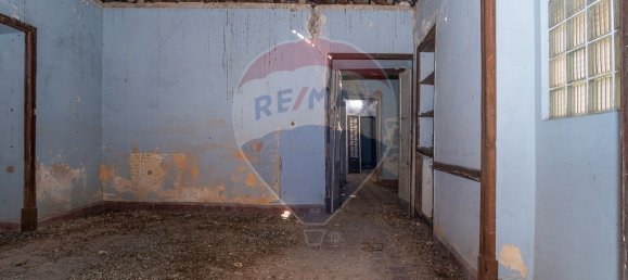 Здание с 9 спальнями в Фару, Португалия № 65897 33