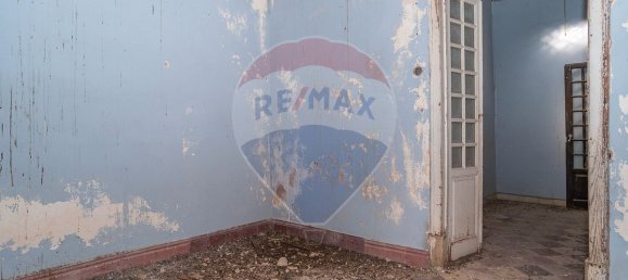 Здание с 9 спальнями в Фару, Португалия № 65897 31