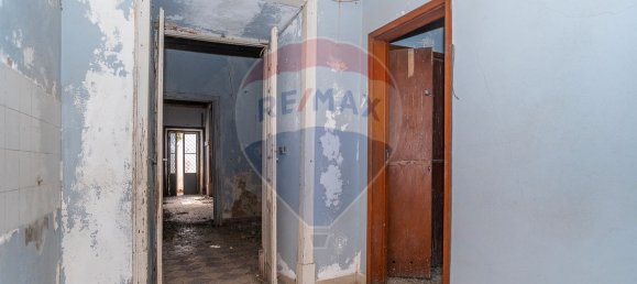 Здание с 9 спальнями в Фару, Португалия № 65897 30