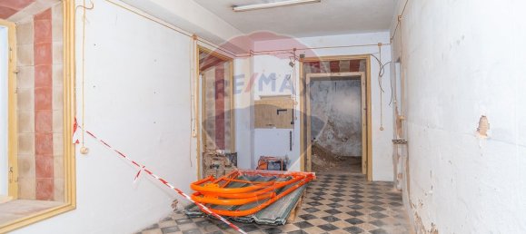 Здание с 9 спальнями в Фару, Португалия № 65897 9