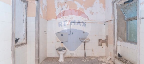 Здание с 9 спальнями в Фару, Португалия № 65897 24