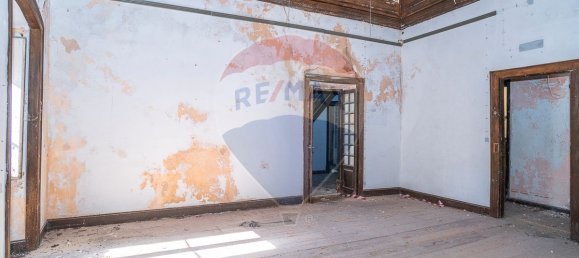 Здание с 9 спальнями в Фару, Португалия № 65897 23