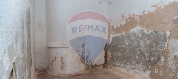 Здание с 9 спальнями в Фару, Португалия № 65897 46