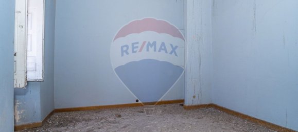 Здание с 9 спальнями в Фару, Португалия № 65897 38