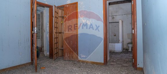 Здание с 9 спальнями в Фару, Португалия № 65897 39