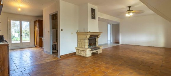 4 bedrooms House in Gievres, France No. 349745 3