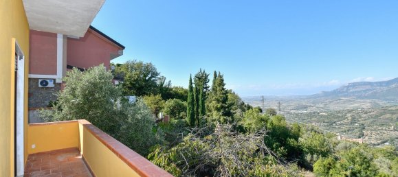 4 bedrooms House in Ogliastro Cilento, Italy No. 379060 8