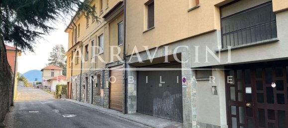 3 rooms Apartment in Albavilla, Italy No. 108728 8