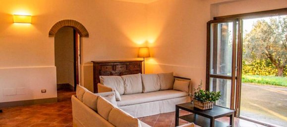 5 غرف نوم فيلا في Montalto di Castro, Italy رقم 91081 21