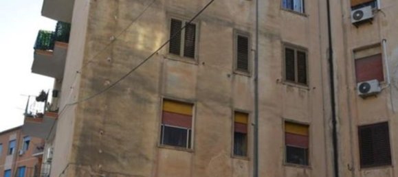 4 rooms Apartment in Catania, Italy No. 49155 3