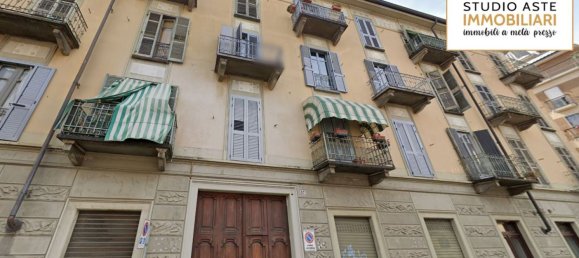 3 rooms Apartment in Turin, Italy No. 50564 3