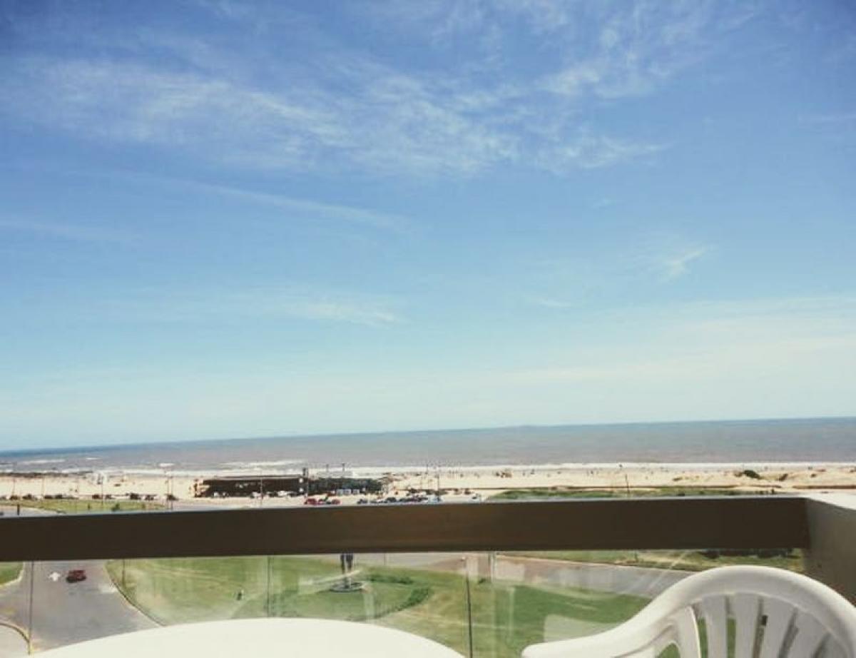 3 bedrooms Apartment in Maldonado, Uruguay No. 9094