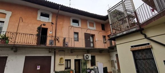 2غرفة منزل ذو طابقين في Trezzo sull'Adda, Italy رقم 9377 2