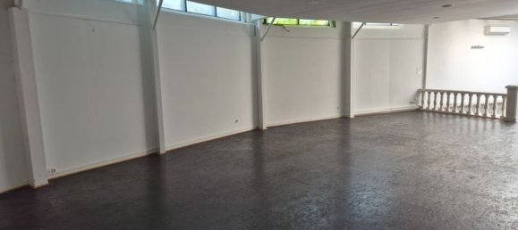 220m² Commercial property in Angouleme, France No. 300963 12