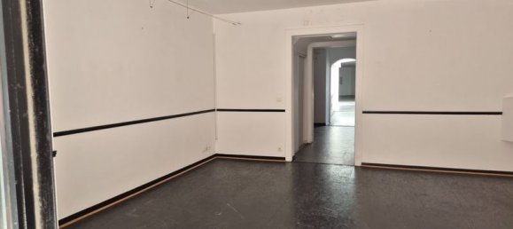 220m² Commercial property in Angouleme, France No. 300963 4