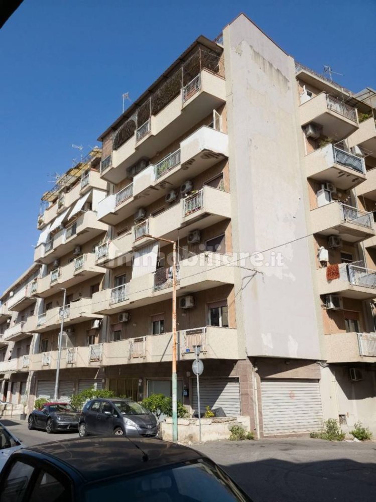 Apartamento T3 em Reggio Calabria, Italy N.º 340121