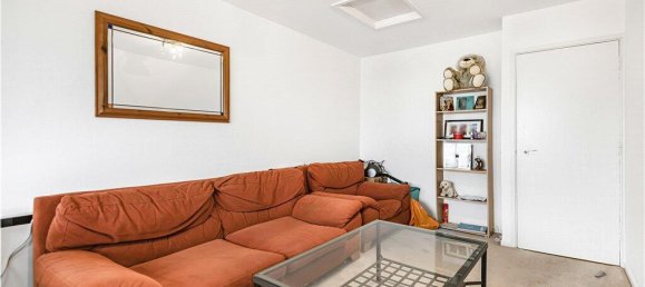 1 bedroom Apartment in Egham, United Kingdom No. 8661 9