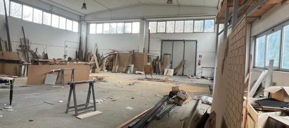 3-salle Entrepôt à Mozzagrogna, Italy No. 104518 12