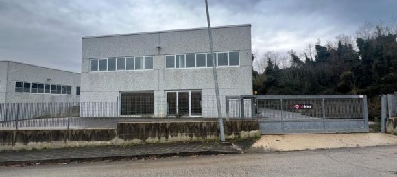 3-salle Entrepôt à Mozzagrogna, Italy No. 104518 6