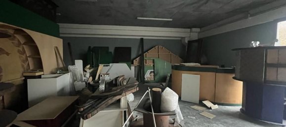 3-salle Entrepôt à Mozzagrogna, Italy No. 104518 19